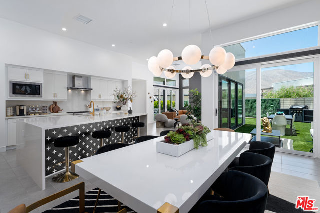 400 Fountain Drive, Palm Springs CA: https://media.crmls.org/mediaz/d0498559-1b9f-4ae7-b787-383dc1f7ba6d.jpg