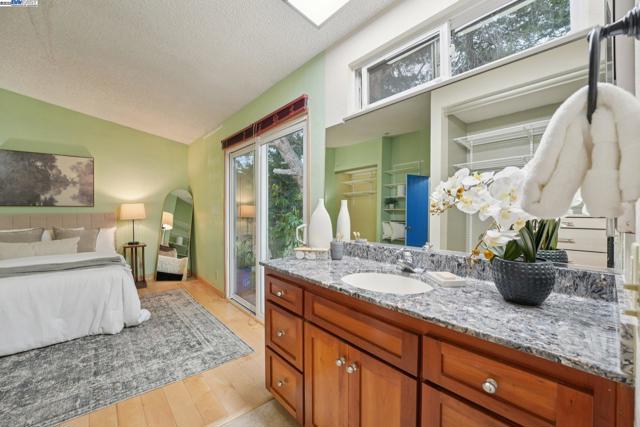 4942 Rocklin Dr, Union City CA: https://media.crmls.org/mediaz/d049a84e-c544-4e0d-b995-4aa654cac058.jpg