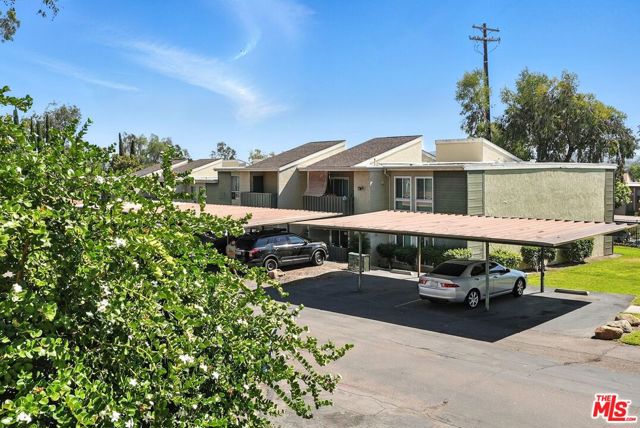 830 W Lincoln Avenue, Escondido CA: https://media.crmls.org/mediaz/d04a6393-21a1-4782-9845-e96f8975a827.jpg