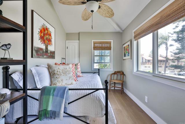 Detail Gallery Image 17 of 21 For 810 D Avenue, Coronado,  CA 92118 - 2 Beds | 1/1 Baths