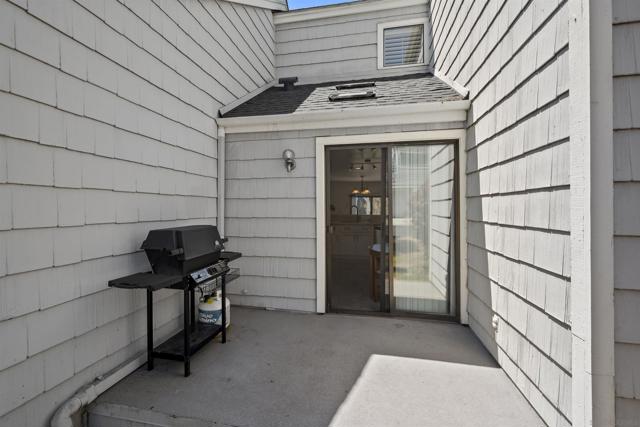 11061 Scripps Ranch, San Diego CA: https://media.crmls.org/mediaz/d04ab73f-c212-4063-b8fb-7427575921cb.jpg