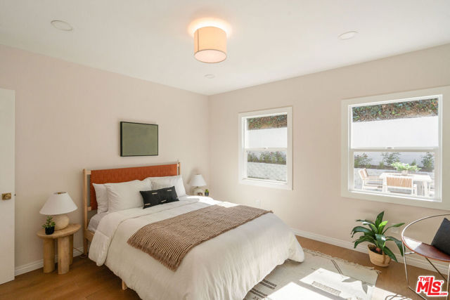 5103 Parkglen Avenue, Los Angeles CA: https://media.crmls.org/mediaz/d04ad818-ae55-49d0-81c4-61c92b0f5d4d.jpg