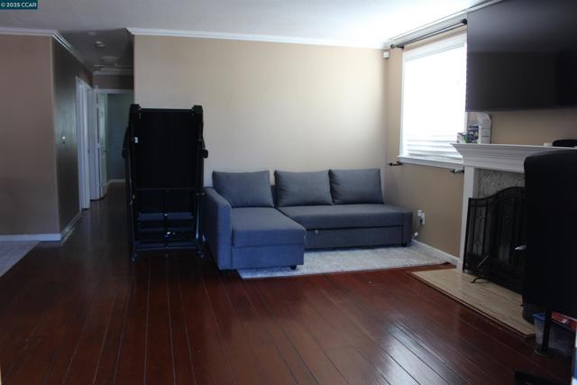 2956 Mckenzie Dr, Richmond CA: https://media.crmls.org/mediaz/d04b6f54-ecf3-4ea0-bbbc-495182c6fdb7.jpg