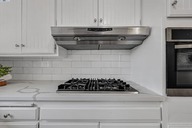 5266 Troy Ave, Fremont CA: https://media.crmls.org/mediaz/d04c0b18-a2fb-44ce-9ccb-e8e5c295cc77.jpg