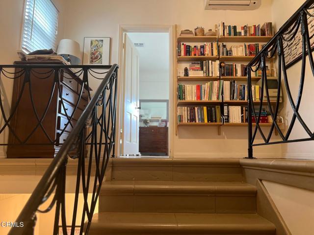 366 Cresent Drive, Beverly Hills CA: https://media.crmls.org/mediaz/d04c4203-fdca-4c6a-878c-bab13931dda1.jpg
