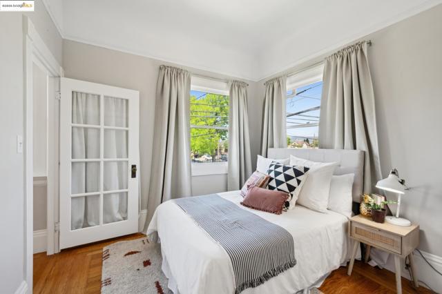 1042 Santa Clara Ave, Alameda CA: https://media.crmls.org/mediaz/d04d15a3-a318-4c35-91b0-359c4e70cc3f.jpg