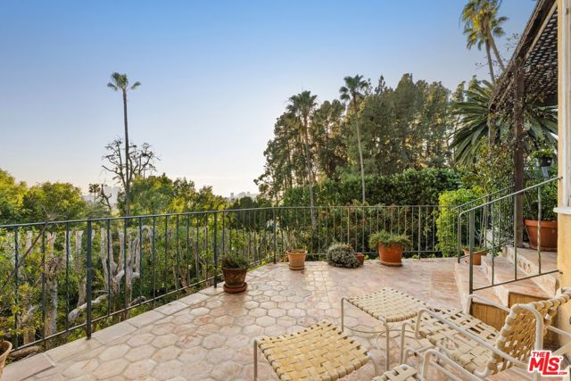 1114 Schuyler Road, Beverly Hills CA: https://media.crmls.org/mediaz/d04d15b1-0241-4f84-8e1e-ef56fb3b2b6f.jpg
