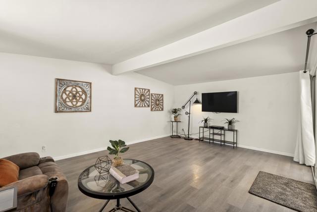 Detail Gallery Image 7 of 29 For 4657 Chateau Pl, San Diego,  CA 92117 - 3 Beds | 1 Baths