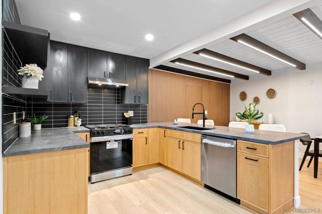 Image 9 of 48 For 4664 Isleta Ave