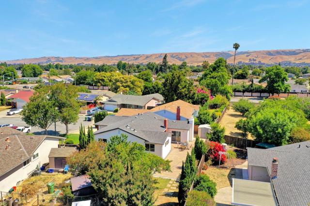 34863 Warwick Court, Fremont CA: https://media.crmls.org/mediaz/d04ec492-5a56-47aa-bcac-cd2e771af2c2.jpg