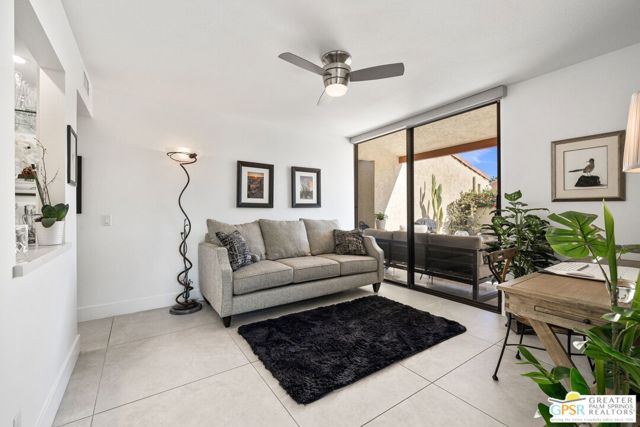 1095 S La Verne Way, Palm Springs CA: https://media.crmls.org/mediaz/d04ef4cc-87b7-49cd-86d4-666cd3fe1bd8.jpg