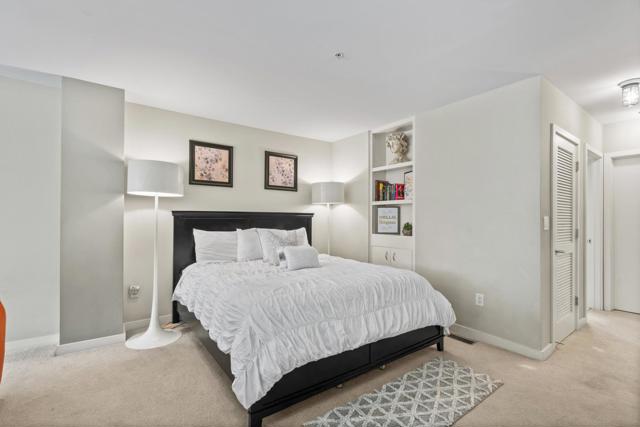 333 Santana Row, San Jose CA: https://media.crmls.org/mediaz/d04f3393-34b5-4636-b1d6-be299d43b7a5.jpg