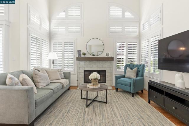 43 Patrick Way, Half Moon Bay CA: https://media.crmls.org/mediaz/d04f6489-2a87-4e19-8a87-c4769f28e673.jpg
