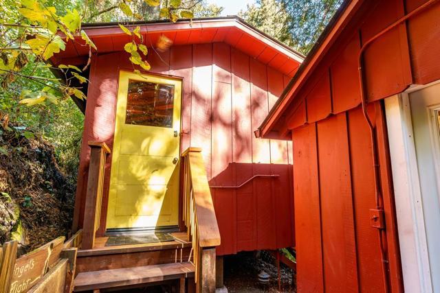 2001 Cathedral Drive, Aptos CA: https://media.crmls.org/mediaz/d04fa5ac-57e7-4c84-896f-cfa1cad1a297.jpg