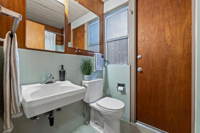 1204 Navlet Court, Sunnyvale CA: https://media.crmls.org/mediaz/d05021f1-d5bc-493d-b1b4-0411142a1f5e.jpg