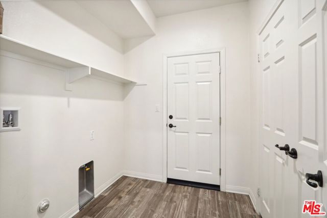 19317 Bension Drive, Santa Clarita CA: https://media.crmls.org/mediaz/d050733b-48d8-4854-8b7c-09f9928dbd07.jpg