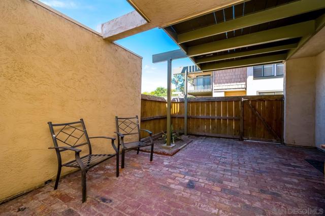 5948 Caminito Yucatan, San Diego CA: https://media.crmls.org/mediaz/d050a704-2305-44c7-9b50-fd9f1cac95b7.jpg