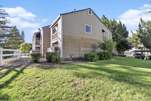 2933 Winding Ln, Antioch CA: https://media.crmls.org/mediaz/d050f563-5af2-4212-b131-4cd5171359d4.jpg