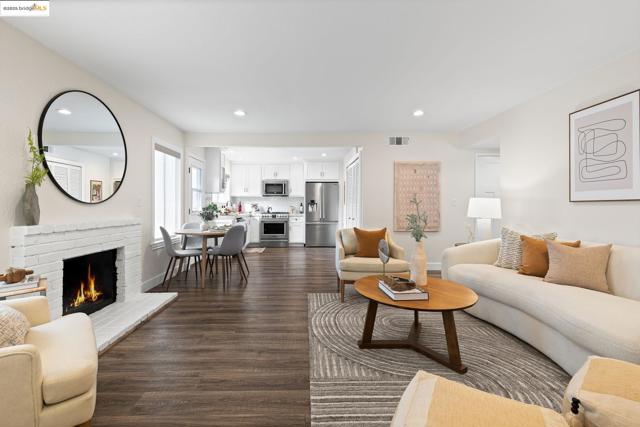 1515 Schenone Ct, Concord CA: https://media.crmls.org/mediaz/d0510318-fb06-4377-94ad-76e693b113dc.jpg