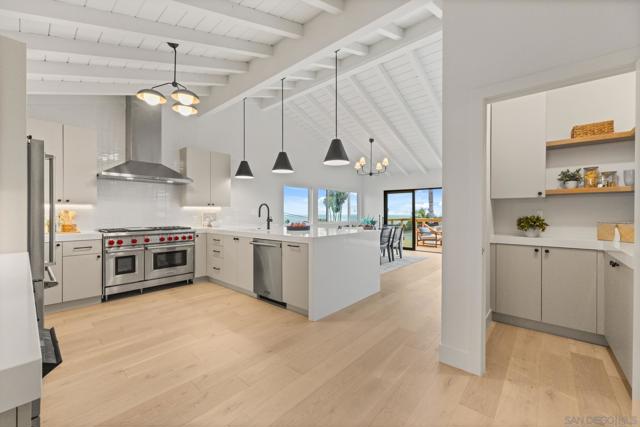 5632 Ladybird Lane, La Jolla CA: https://media.crmls.org/mediaz/d051442d-2558-427f-8494-5fd197780267.jpg