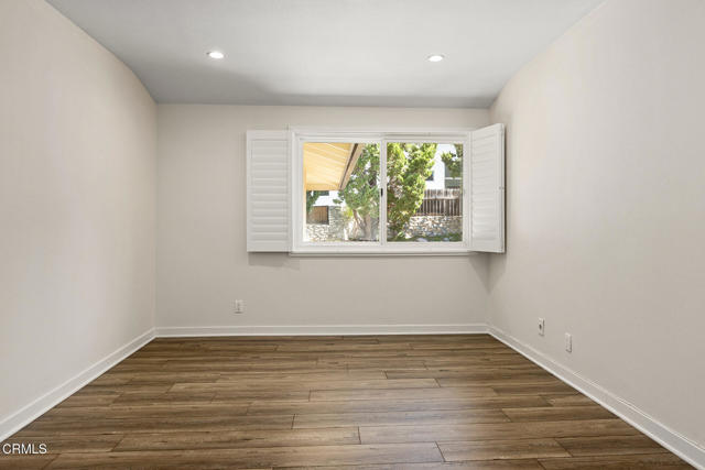 2365 Henrietta Avenue, La Crescenta CA: https://media.crmls.org/mediaz/d0516691-9b79-4e01-bcb2-4d3492edae35.jpg