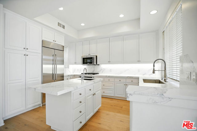 6440 Lunita Road, Malibu CA: https://media.crmls.org/mediaz/d051951e-cfdf-4747-9b93-859ad385c139.jpg