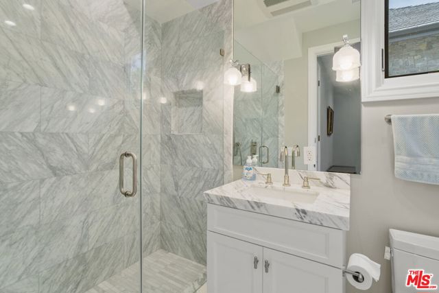 15515 Collina Strada, Los Angeles CA: https://media.crmls.org/mediaz/d052e596-6114-4527-b4a7-595a46f027fa.jpg