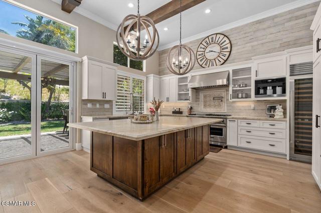 2427 Springbrook Street, Thousand Oaks CA: https://media.crmls.org/mediaz/d053ac97-9fb2-4071-8bd4-e43fdfa3ec46.jpg