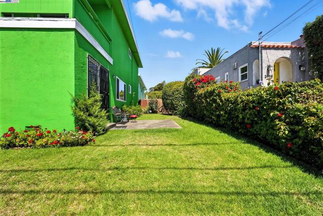 3101 61St Ave, Oakland CA: https://media.crmls.org/mediaz/d0541cb2-c3a7-411b-acc6-8bebc65d3009.jpg