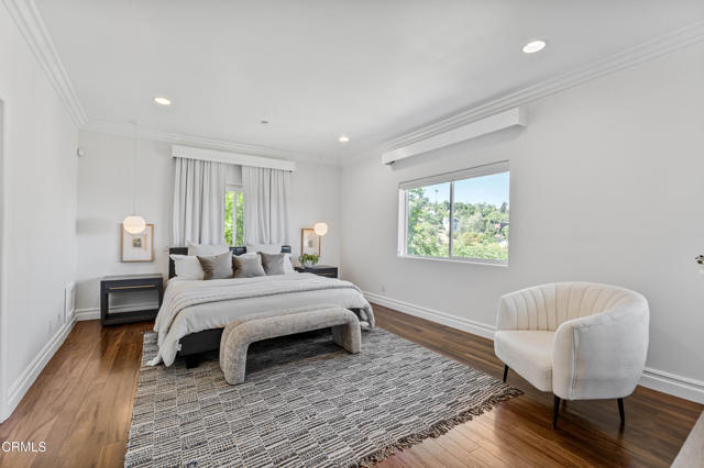 453 Frontenac Avenue, Los Angeles CA: https://media.crmls.org/mediaz/d0547d1b-e08e-42d1-9677-f7f9a714dcfd.jpg