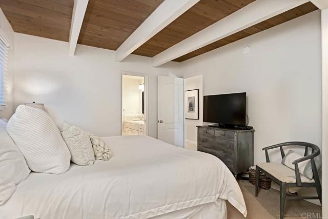 1817 19 Coast Boulevard, Del Mar CA: https://media.crmls.org/mediaz/d0549686-a365-440c-8061-ddb58ded8af5.jpg
