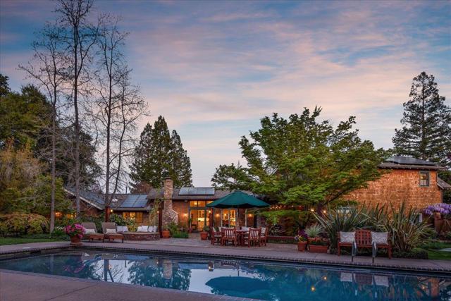 45 Bear Gulch Drive, Portola Valley CA: https://media.crmls.org/mediaz/d054a8c1-d555-405d-a761-9a92359d6243.jpg