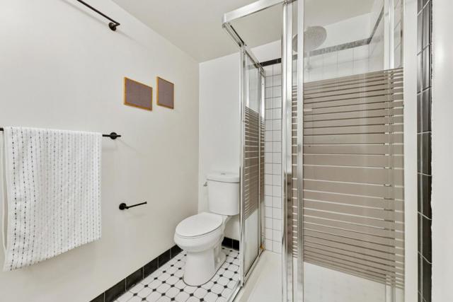 866 Alma Place, Oakland CA: https://media.crmls.org/mediaz/d054ddc3-6c30-4464-b263-aff439c44be4.jpg