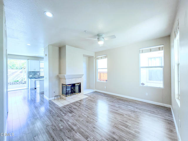 Detail Gallery Image 2 of 35 For 818 Navigator Way, Oxnard,  CA 93035 - 4 Beds | 2/1 Baths