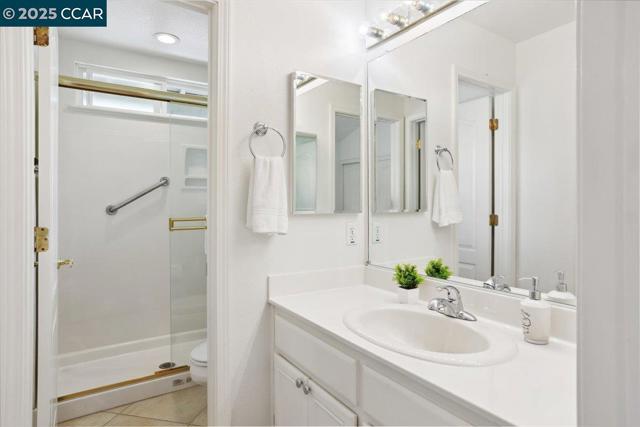 3062 Windmill Canyon Dr, Clayton CA: https://media.crmls.org/mediaz/d055d840-45dd-4994-984b-e918e896e4d6.jpg