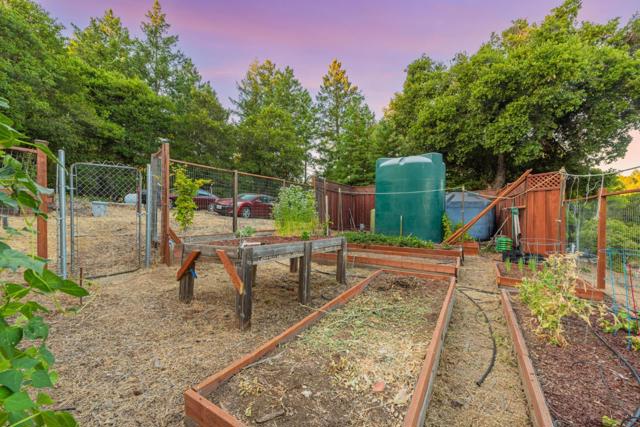 950 Oak Ridge Road, Los Gatos CA: https://media.crmls.org/mediaz/d0569d03-8081-4640-8c0c-6bbe55df819e.jpg