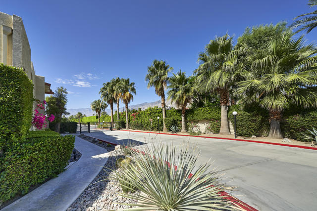 1407 N Sunrise Way #18, Palm Springs, CA 92262