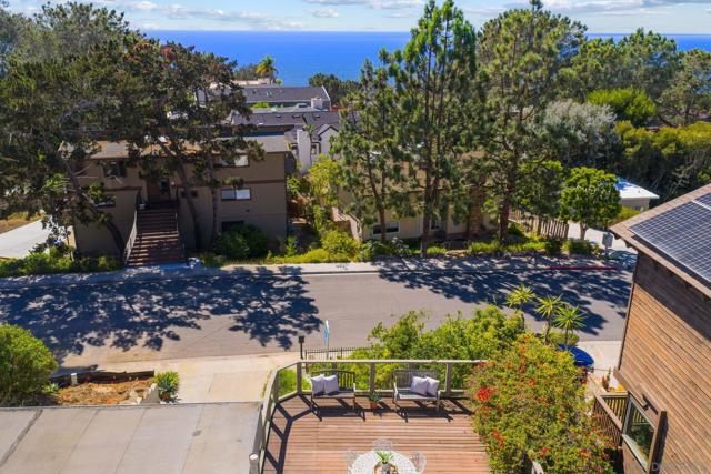 13635 Pine Needles, Del Mar CA: https://media.crmls.org/mediaz/d05718ae-fc01-4523-9246-36cb8a66d366.jpg