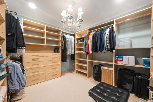 9670 Crystal View Dr., Tujunga CA: https://media.crmls.org/mediaz/d0577299-e2b2-4904-b439-a577e69b0d6a.jpg