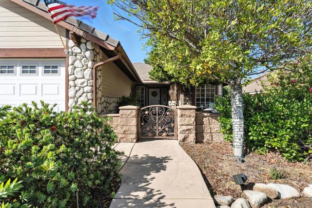 23886 Red Clover Cir, Murrieta CA: https://media.crmls.org/mediaz/d057ce84-4068-4beb-99c6-8473e874c69d.jpg