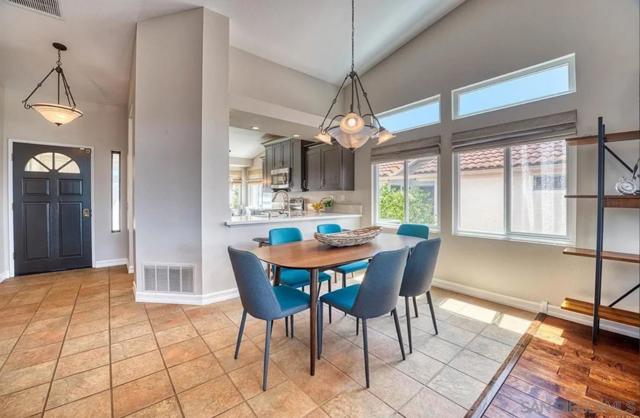15852 Caminito Cercado, San Diego CA: https://media.crmls.org/mediaz/d058530d-9e2b-48d0-aaf9-490b3b256fc9.jpg