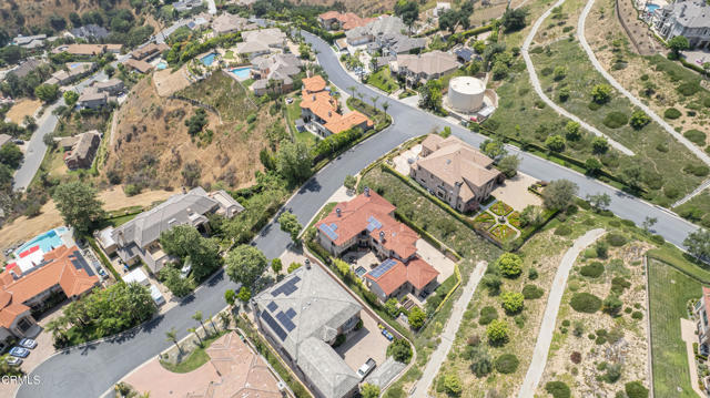 2330 Crystal Lane, Pasadena CA: https://media.crmls.org/mediaz/d0587c99-fa0d-4fbd-b922-c3e1a912da36.jpg