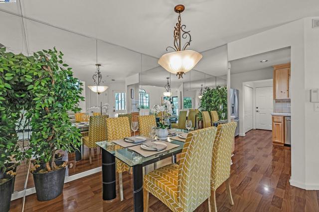 39280 Marbella Terraza, Fremont CA: https://media.crmls.org/mediaz/d0589a2a-e208-4e25-b6c4-320c55eb921d.jpg