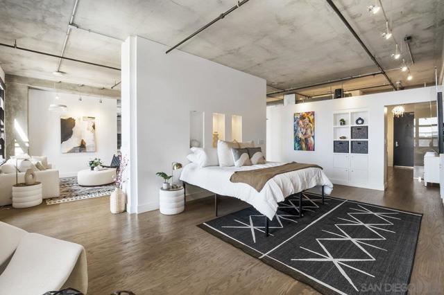 877 Island Ave, San Diego CA: https://media.crmls.org/mediaz/d058edde-1230-41bd-bfaf-39dfc4bf779a.jpg
