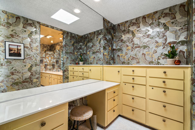 Primary Bath Dressing Area