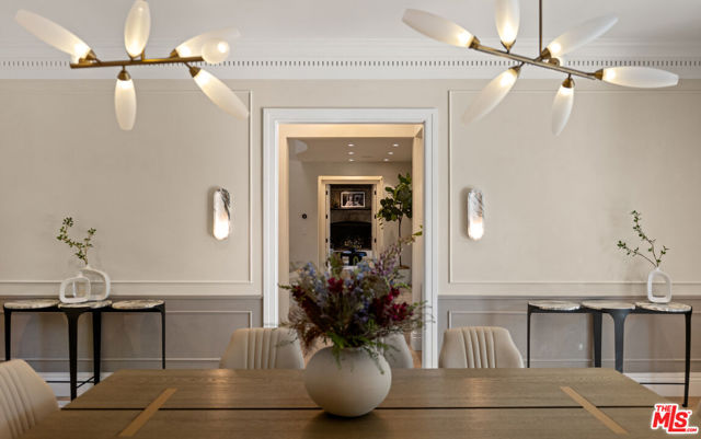 901 N Whittier Drive, Beverly Hills CA: https://media.crmls.org/mediaz/d0590bbf-cc5d-4df8-ad5f-dec6627695d0.jpg