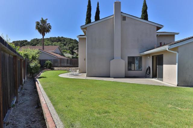 8760 Rancho Hills Drive, Gilroy CA: https://media.crmls.org/mediaz/d059db02-71ed-476c-a25a-7b04452e4361.jpg