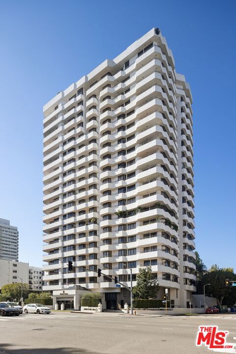 10601 Wilshire Boulevard, Los Angeles CA: https://media.crmls.org/mediaz/d05a24e8-a85b-4383-ae5e-df350a80032e.jpg