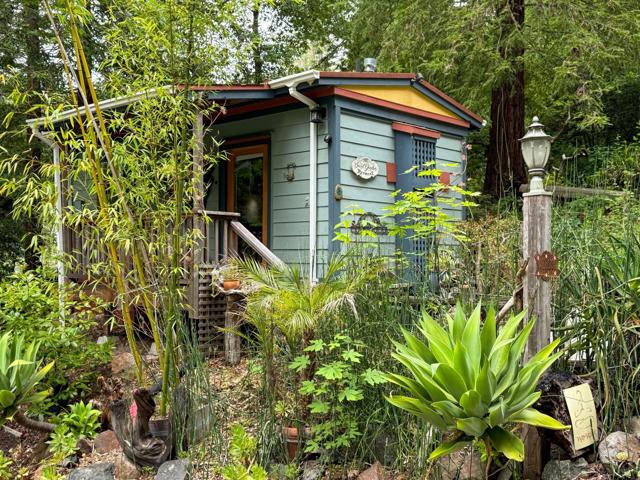 281 Olson Road, Soquel CA: https://media.crmls.org/mediaz/d05a5c7c-228a-4e8a-8997-7a014a53c4dd.jpg