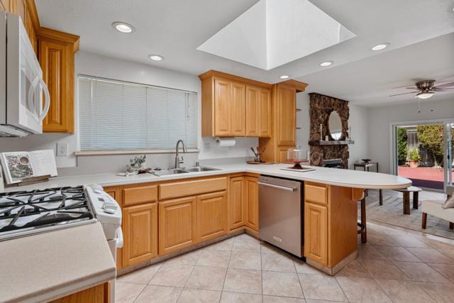 471 Marks Drive, Hollister CA: https://media.crmls.org/mediaz/d05aa3ee-7341-4352-b06c-f224c49be94d.jpg